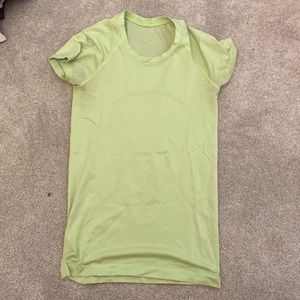 Lululemon T-shirt